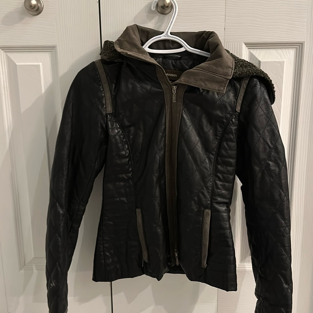 Women’s Danier leather coat - 2XS